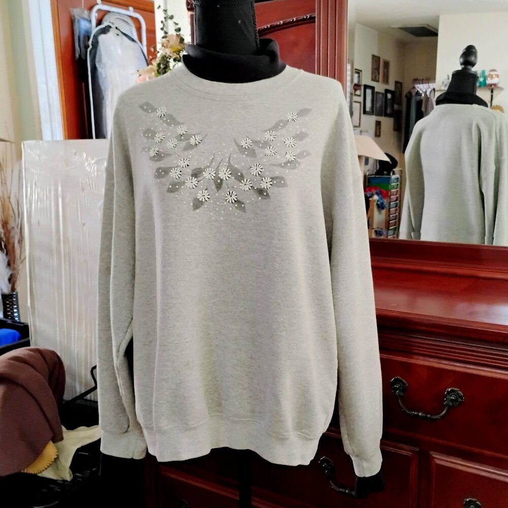 Gray & Black Long Sleeve Turtleneck Sweat Top with Floral Print